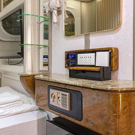 Caps Lock Future Hotel Astana Zewnętrze zdjęcie